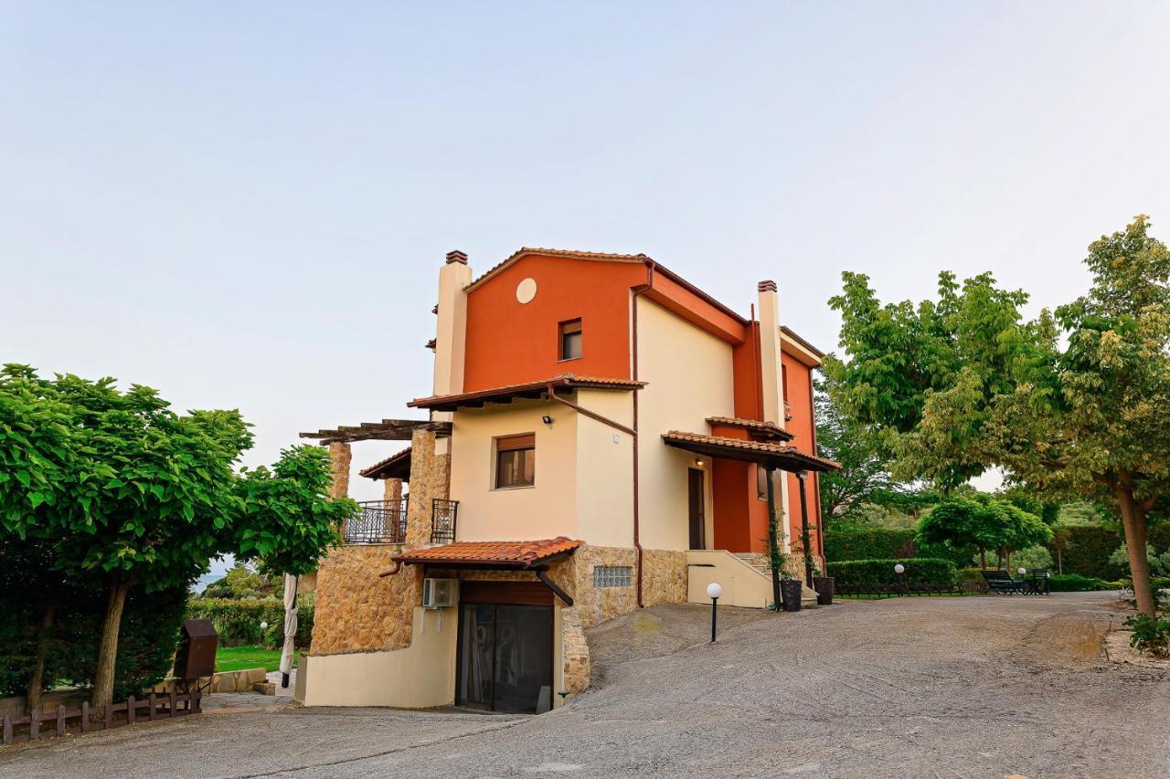 Villa Mariellie เนอาเปรามอส ภายนอก รูปภาพ
