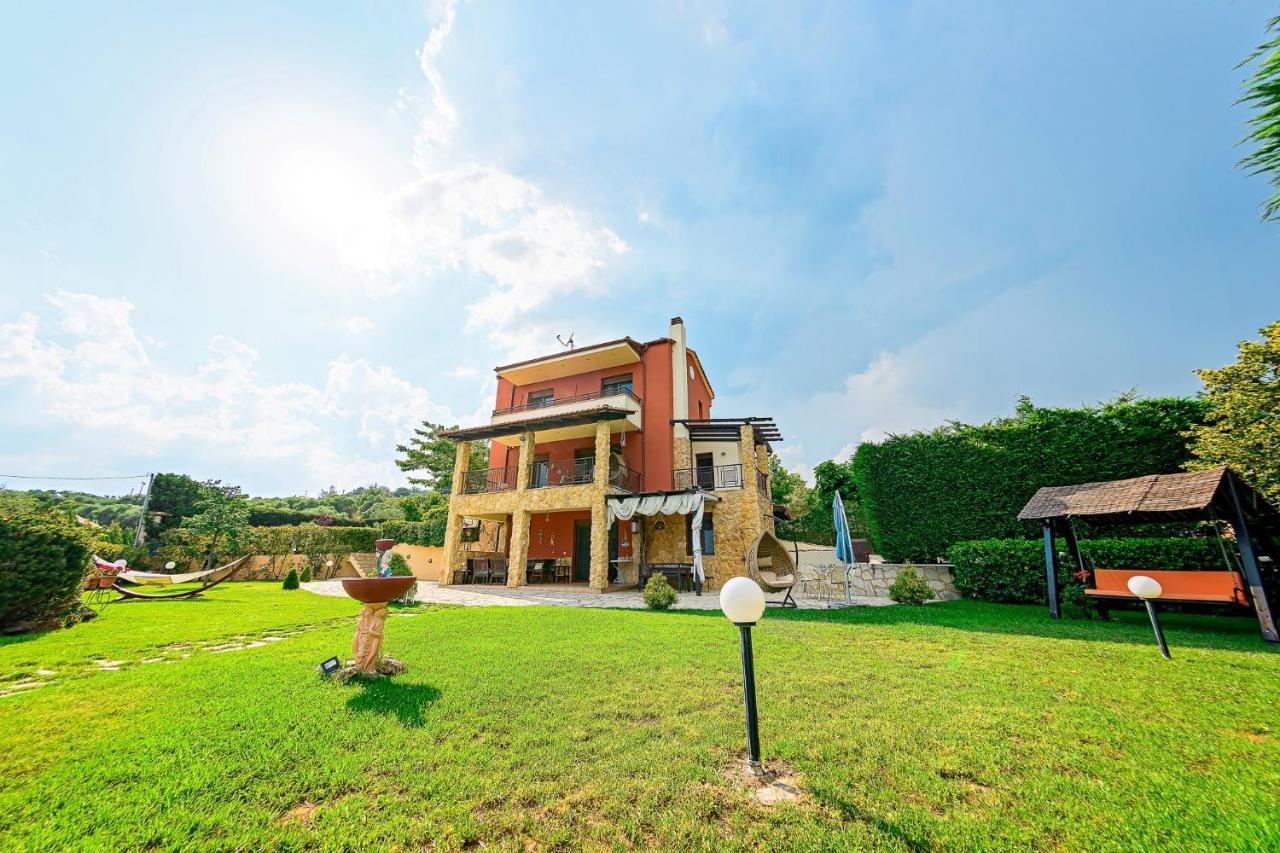 Villa Mariellie เนอาเปรามอส ภายนอก รูปภาพ