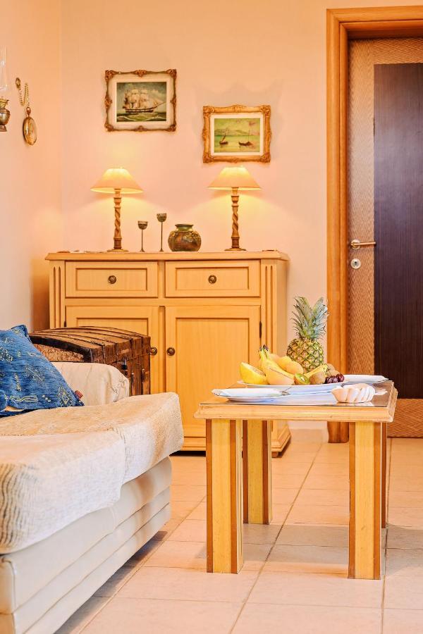 Villa Mariellie เนอาเปรามอส ภายนอก รูปภาพ