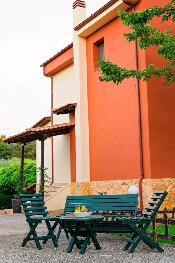 Villa Mariellie เนอาเปรามอส ภายนอก รูปภาพ