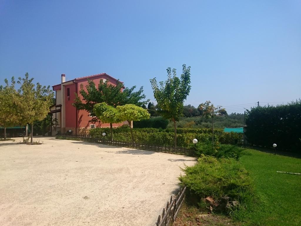 Villa Mariellie เนอาเปรามอส ภายนอก รูปภาพ